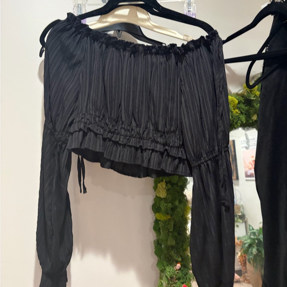 Elegant Black Off-Shoulder Top bubble sleeve